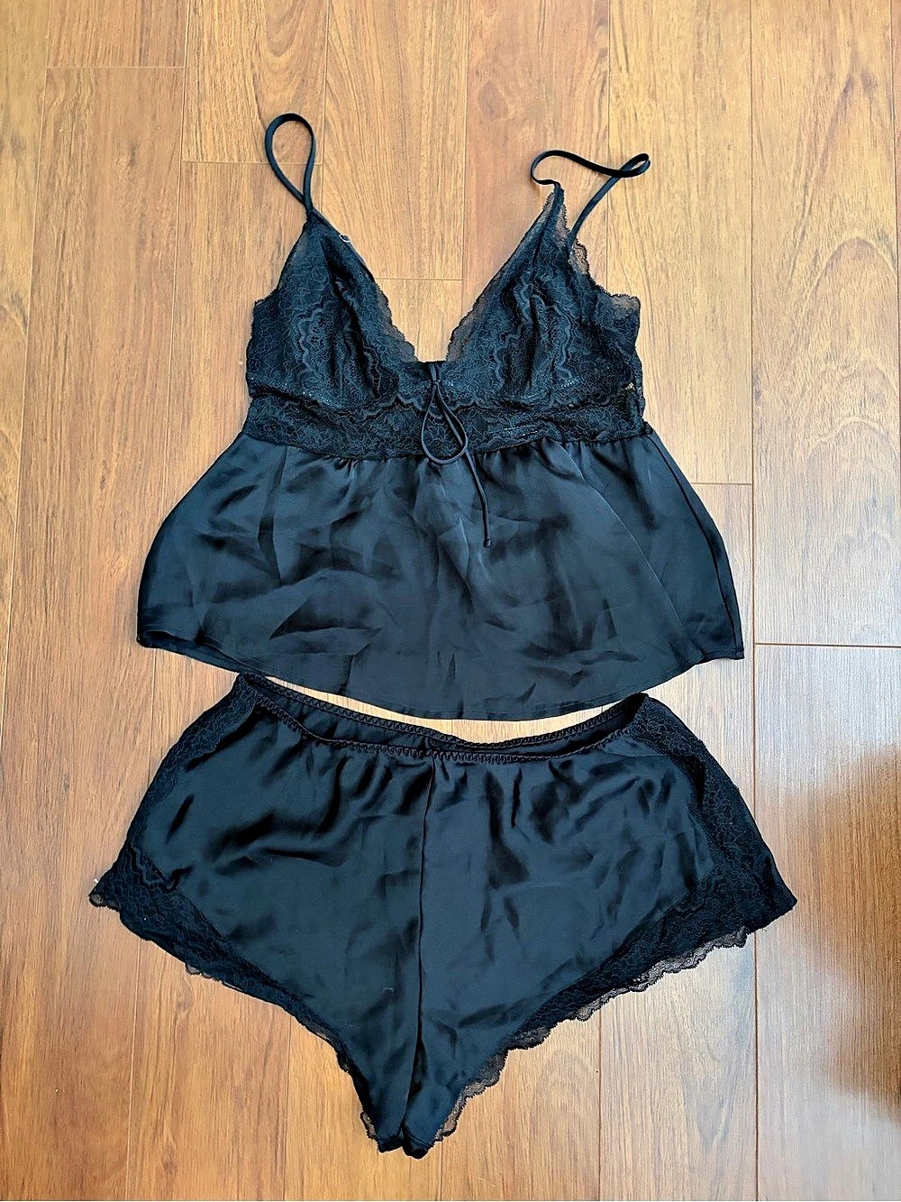 Victoria’s Secret Black Satin Lace Pajama Set Like New